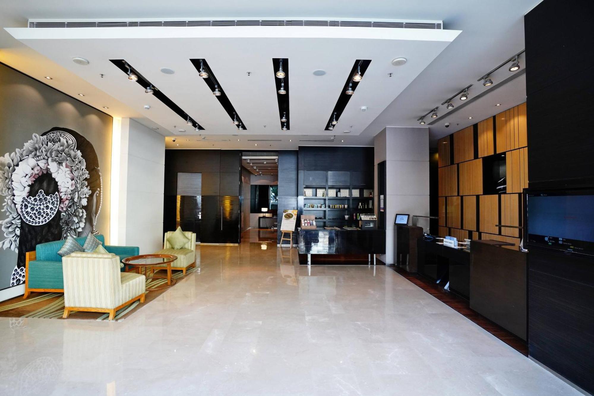 Отель Fairfield By Marriott Bengaluru Rajajinagar Экстерьер фото
