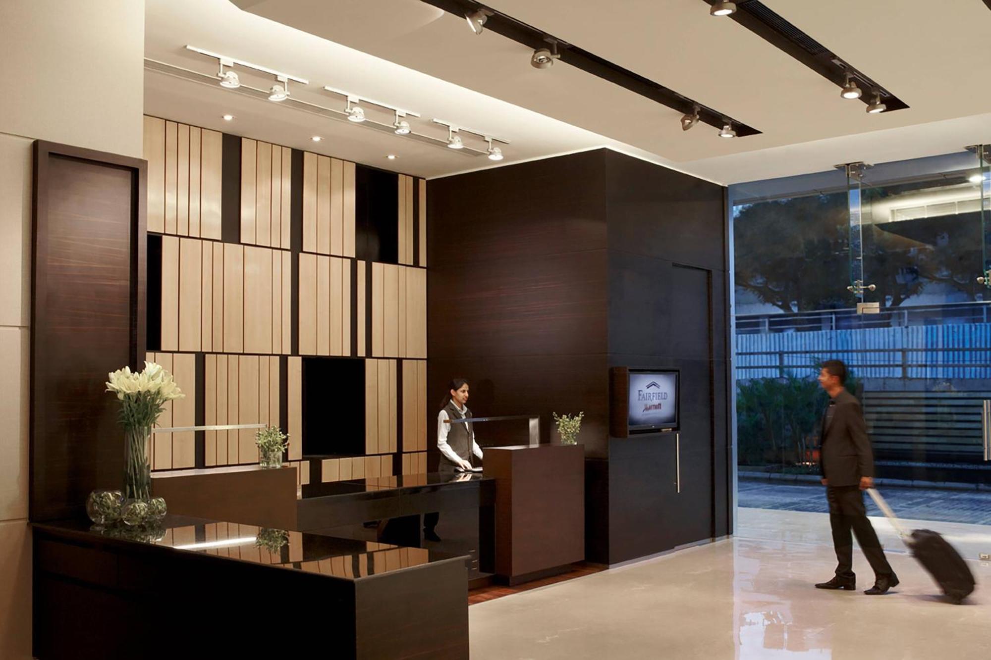 Отель Fairfield By Marriott Bengaluru Rajajinagar Экстерьер фото