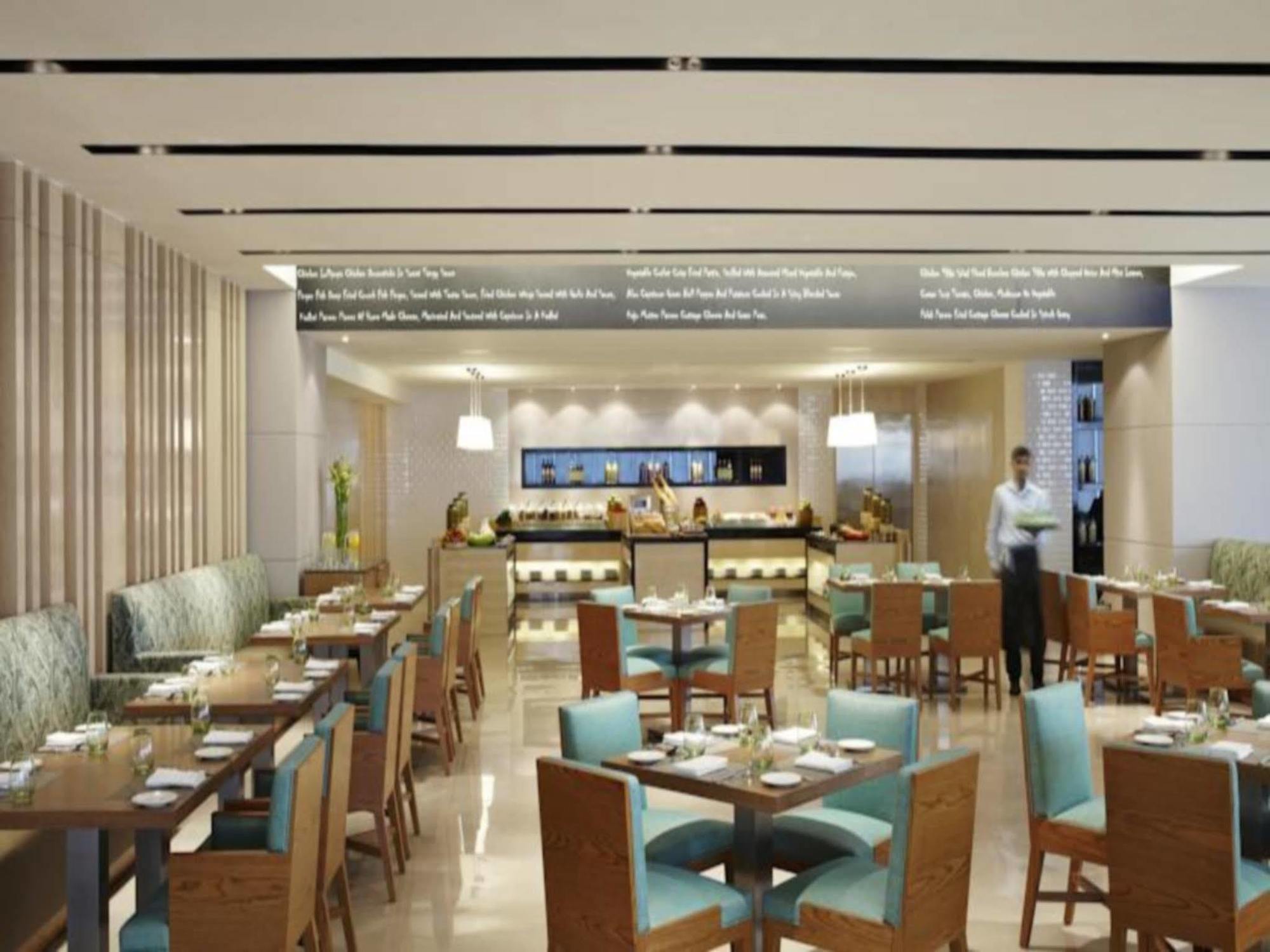 Отель Fairfield By Marriott Bengaluru Rajajinagar Экстерьер фото