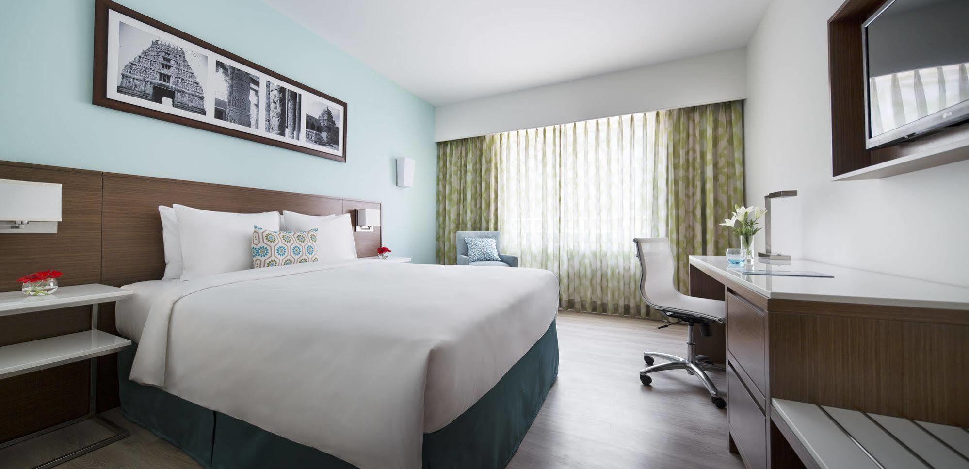 Отель Fairfield By Marriott Bengaluru Rajajinagar Экстерьер фото